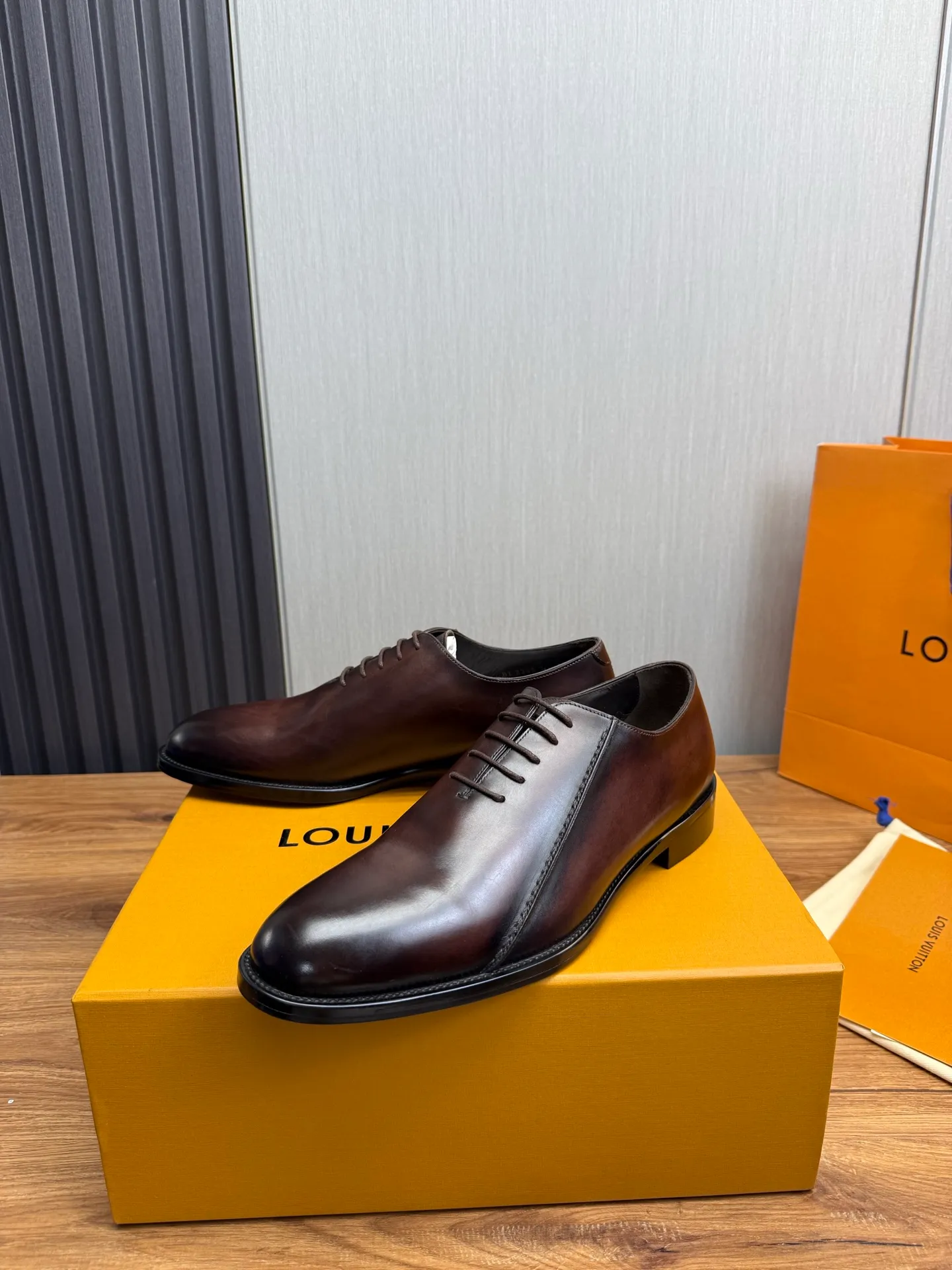 Men's shoes💰760💰 LV. Men's business casual leather shoes, 1:1 shipment ⬆️Luxurious and noble👞All imported original brand leather, just to create a more comfortable wearing experience, upper: original cowhide ➕Imported full cow lining, original leather outsole ✔️36-45 (38.45 non-refundable)